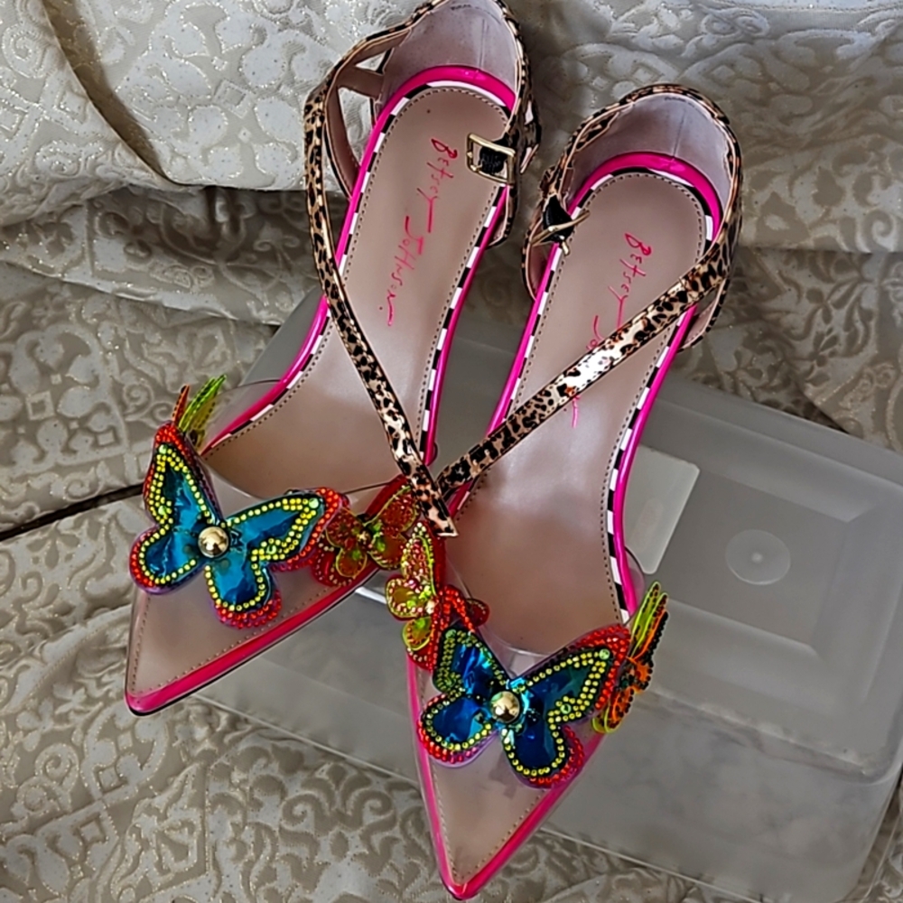 Betsey johnson  butterfly pumps